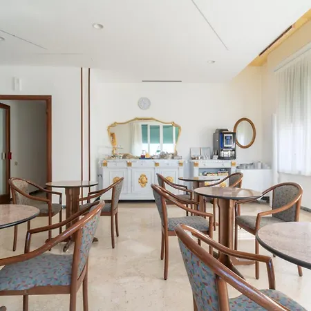 Hotell Hotiday Lungomare